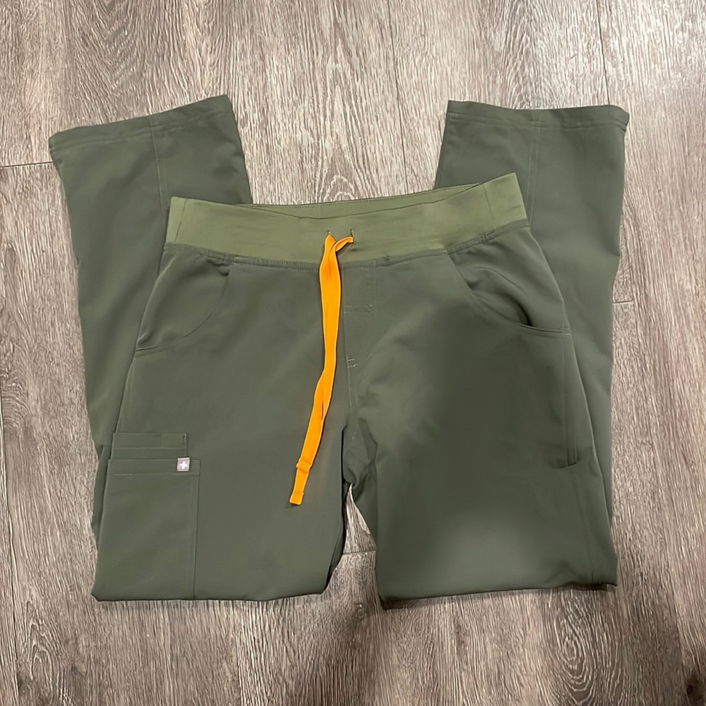 FIGS KADE CARGO SCRUB PANTS